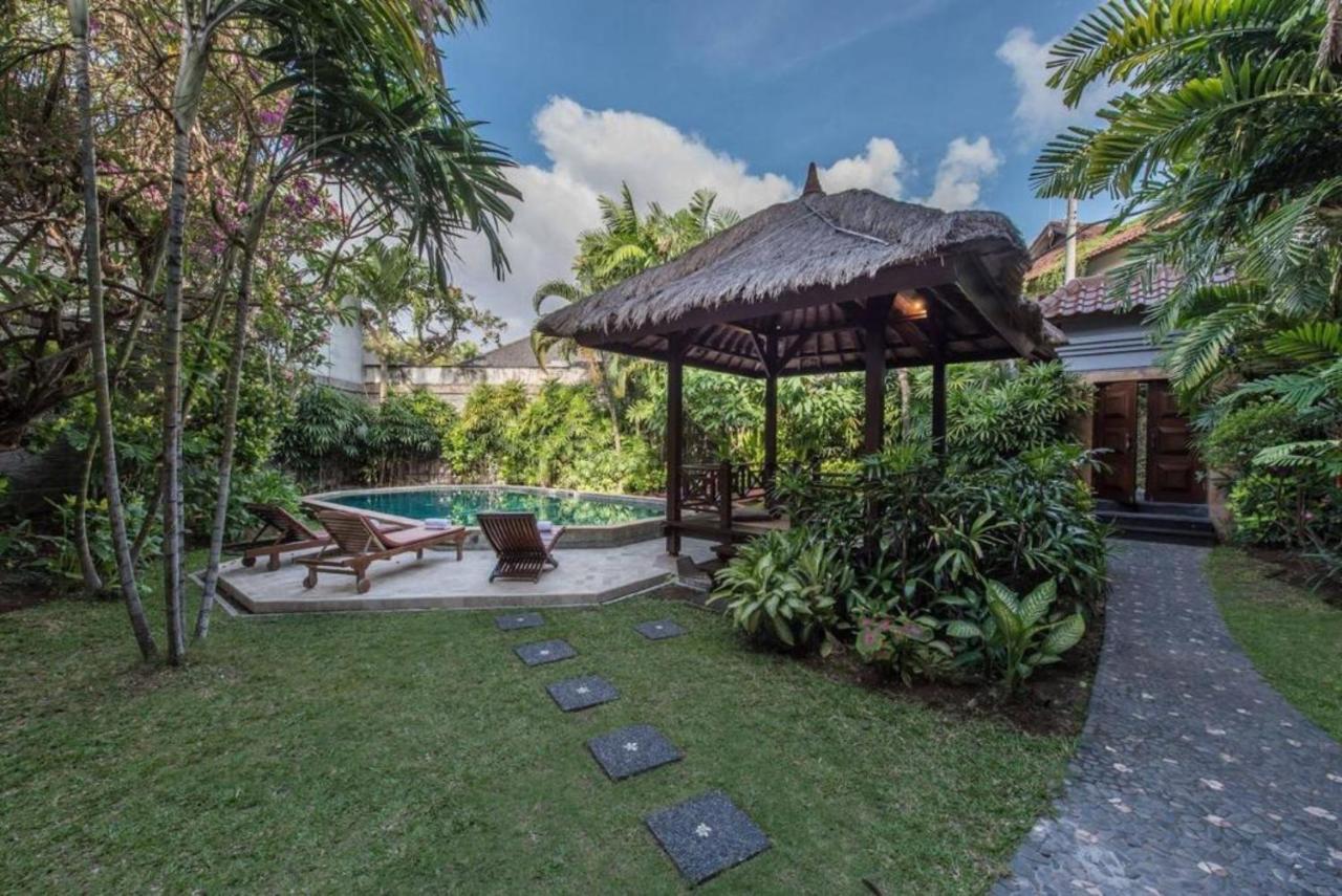 New Daria Villas Seminyak Exterior foto